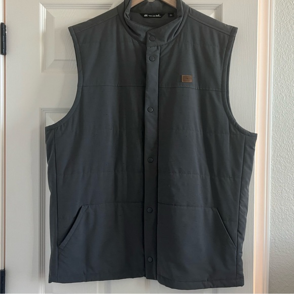 Travis Mathew vest - Picture 1 of 6